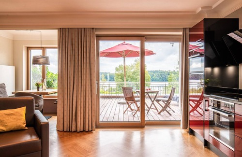 Pelham Apartment | Studio Apartment "See-Lodge" with Lake View, Private Terrace & Wi-Fi