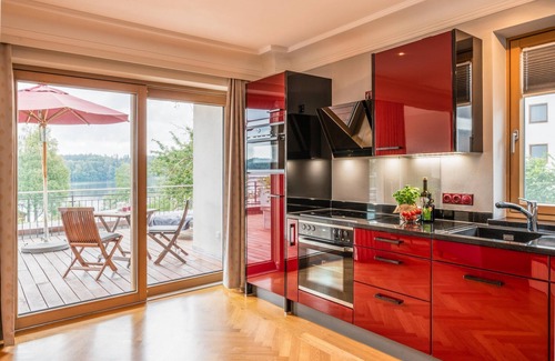 Pelham Apartment | Studio Apartment "See-Lodge" with Lake View, Private Terrace & Wi-Fi
