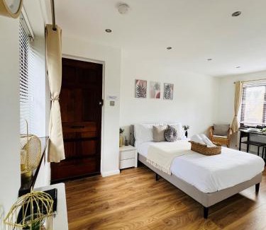 Wapping Apartment | Studio Apartment (St Katherine’s and Wapping)