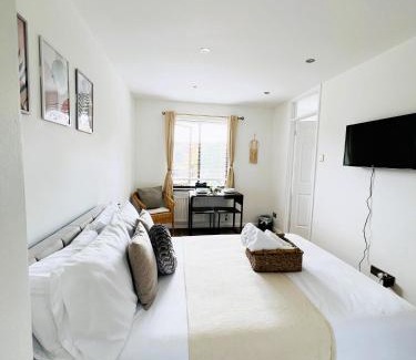 Wapping Apartment | Studio Apartment (St Katherine’s and Wapping)