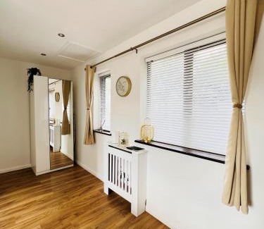 Wapping Apartment | Studio Apartment (St Katherine’s and Wapping)