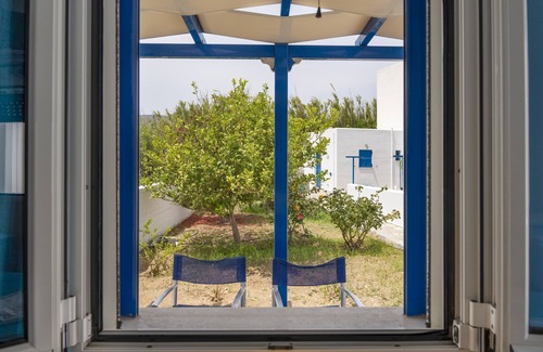 Livadi Apartment | Studio Apartment 'Studios Ninemia Serifos 3' with Sea View, Wi-Fi and Air Conditioning