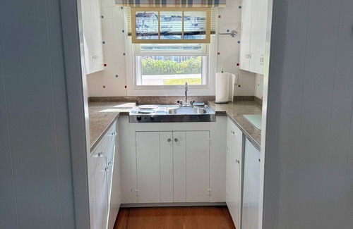 Cape Porpoise Apartment | Studio apartment with harbor views