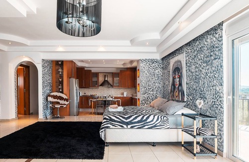 Asgourou Apartment | Studio Apartment "Welcome Home" with Balcony, Shared Garden & Wi-Fi