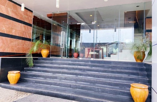 Upanga East Apartment | Studio Apartment with African Art,Pool,WiFi & Gym