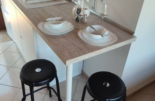 Penne Apartment | Studio apartment with hot tub and patio in peaceful countryside!