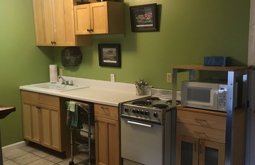 Bellepoint Apartment | Studio apartments with private kitchens in historic Appalachian Town