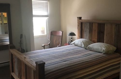 Bellepoint Apartment | Studio apartments with private kitchens in historic Appalachian Town