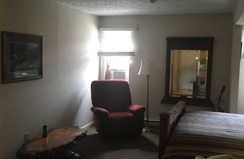 Bellepoint Apartment | Studio apartments with private kitchens in historic Appalachian Town