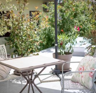 Trogir Apartment | Studio apartments Yucca, 2-min to the beach and 5 to Trogir
