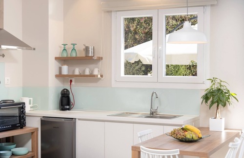 Stalida House | Studio appartment with patio by the coast