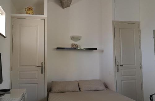Greoux-les-Bains Apartment | STUDIO ARC EN CIEL