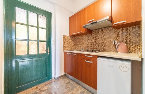 Lakones Apartment | Studio "Arianna Studio Ground Floor 3" with Sea View, Shared Pool & Wi-Fi