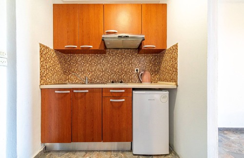 Lakones Apartment | Studio "Arianna Studio Ground Floor 3" with Sea View, Shared Pool & Wi-Fi