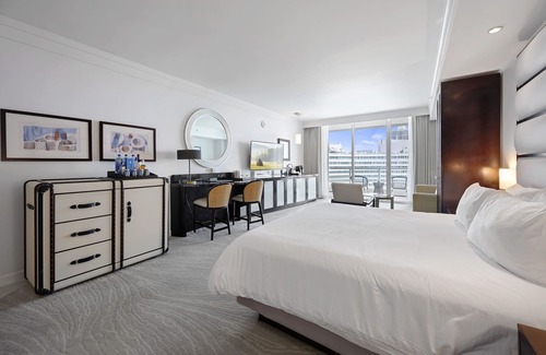 Mid Beach Hotel | Studio at Sorrento Tower at Fontainebleau Hotel in Miami Beach Ocean Vie