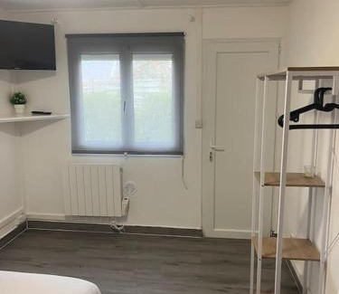 Beauvais Apartment | Studio au calme
