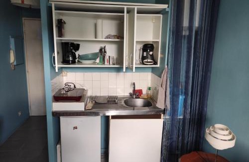 Peronnas Apartment | Studio au calme
