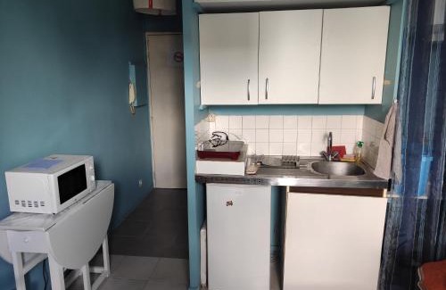 Peronnas Apartment | Studio au calme