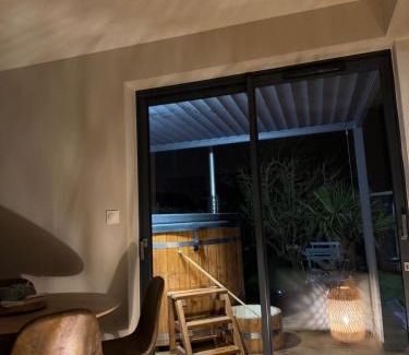 Lestrem Apartment | Studio avec bain Nordique