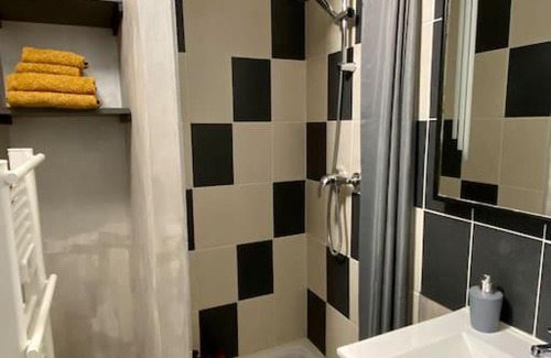 Bourg-en-Bresse Apartment | Studio avec Balcon proche Gare