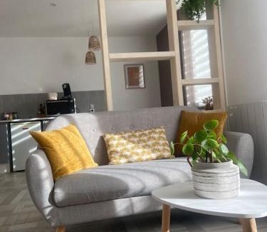 Bourg-en-Bresse Apartment | Studio avec Balcon proche Gare