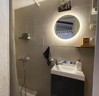4th Arrondissement Apartment | Studio avec extérieur