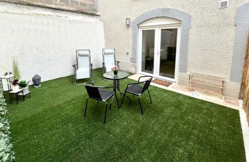 Centre Ville Apartment | Studio avec jardin privatif