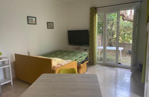 Plage d'Argeles Apartment | studio avec parking et extérieur à 2 min de la plage