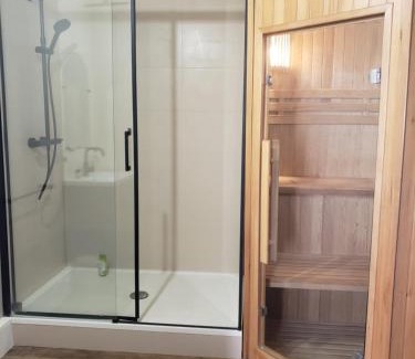 Guemene-sur-Scorff Apartment | Studio avec sauna