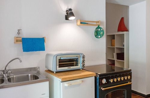Castiglione Chiavarese Apartment | Studio 'Bilocale' with Sea View and Shared Garden