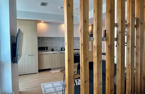Burnaby Apartment | Studio Bachelor Unit in a high floor