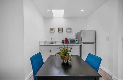 Crown Point Apartment | Studio Beach Rental in Pacific Beach, San Diego