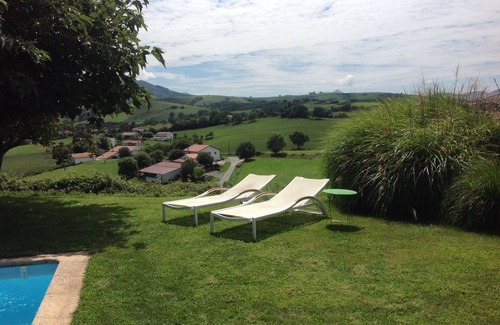 Souraide Apartment | Studio beautiful view of the Pyrenees