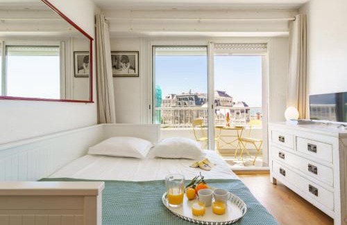 Biarritz City Centre Apartment | Studio Bellevue Clemenceau-2 by Interhome