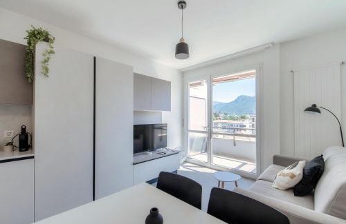 Lugano Apartment | Studio Besso 31 by Quokka 360 - flat 10 minutes from the railway station