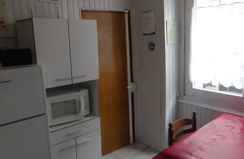 Dieppe Apartment | Studio Béthencourt etg1 between beach and marina close to restaurants + WIFI