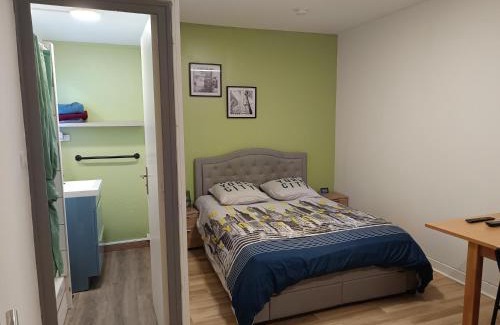 Le Creusot Apartment | Studio blanctout équipé wifi