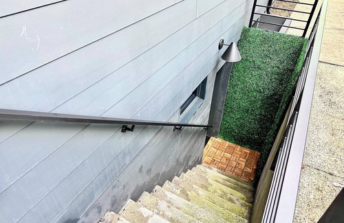 Broadview Apartment | Studio by the Sound - King Bed Fire Pit EV Charger Pet Friendly