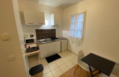 Conflans-Sainte-Honorine Apartment | Studio Cosy Conflans centre près de la Seine
