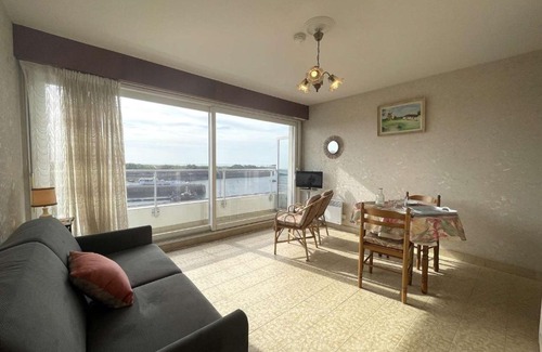 Saint-Gilles-Croix-de-Vie Apartment | Studio cosy à Saint-Gilles-Croix-de-Vie avec parking privé - FR-1-224-116