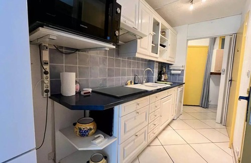 Miramar Apartment | STUDIO cabin sleeps 2 in LA LONDE LES MAURES