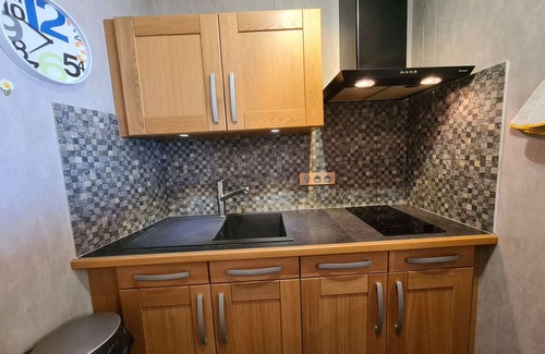 Saint-Jean-de-Monts Apartment | Studio cabin sleeps 4 with Private parking - Saint-Jean-de-Monts