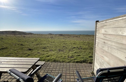 Wimereux Apartment | Studio cabin (45) - sea view & WIFI - Fully renovated