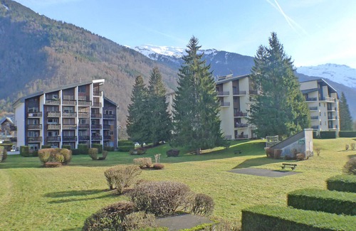 Samoens Apartment | Studio cabin, balcony, internet, pets allowed