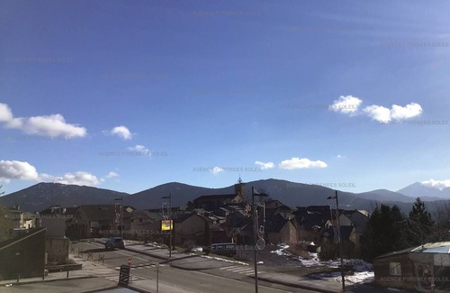Les Angles Apartment | Studio cabin for 4, near slopes, balcony, elevator, central location