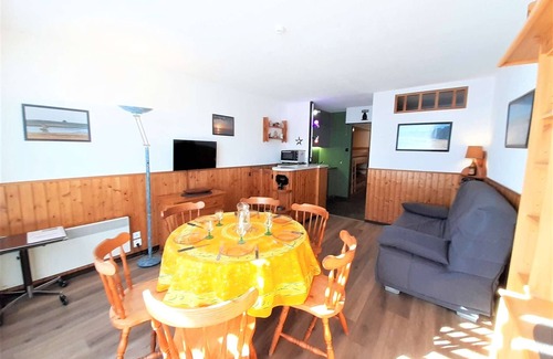 Piau Engaly Apartment | Studio cabin for 6 in Piau-Engaly with balcony and slopes view