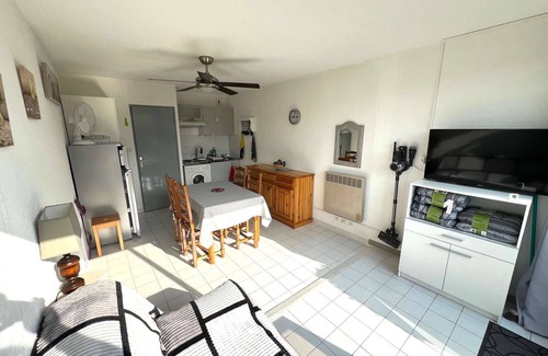 Le Grau-Du-Roi Apartment | Studio Cabin near sea terrace parking