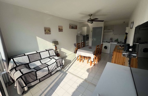 Le Grau-Du-Roi Apartment | Studio Cabin near sea terrace parking
