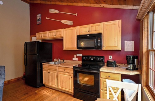 Hines Apartment | Studio Cabin-Open floor plan with full Kitchen
