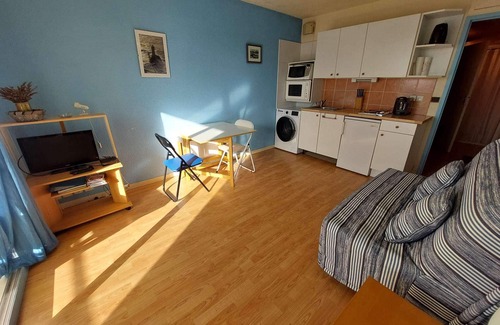 Arzon Apartment | Studio Cabin sleeps 3 Crouesty port view